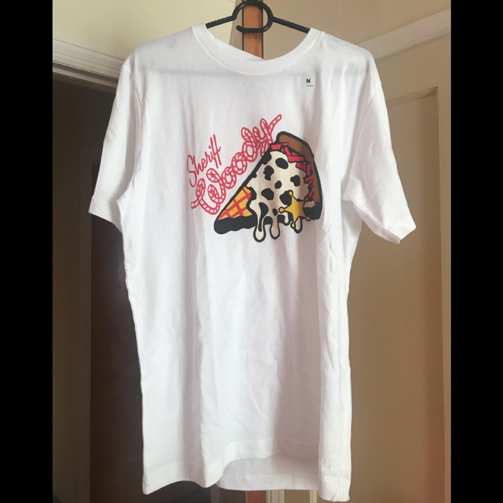 Uniqlo t- shirt